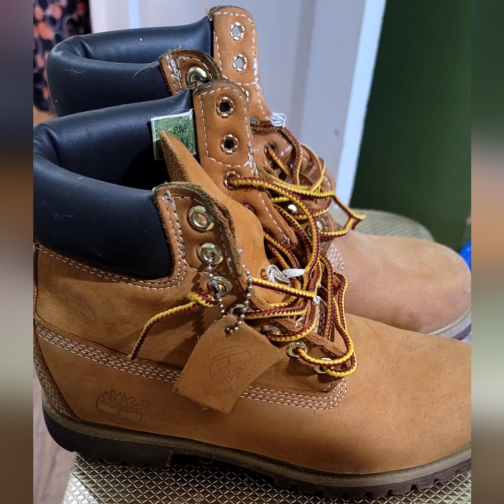 Timberland Tan Leather Boots with Black Collar
